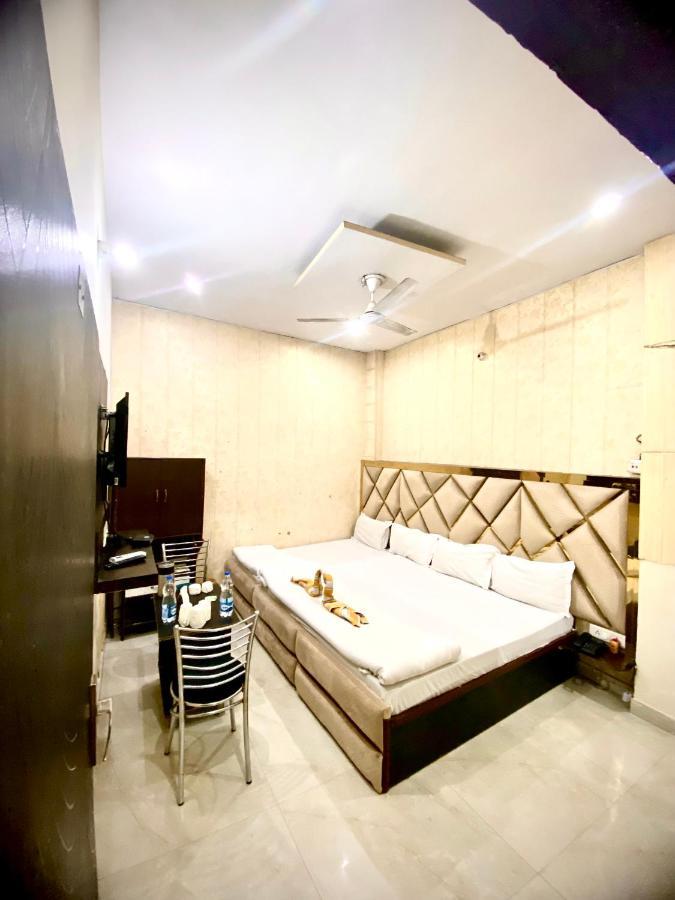 Swaran Hotel Amritsar Eksteriør bilde