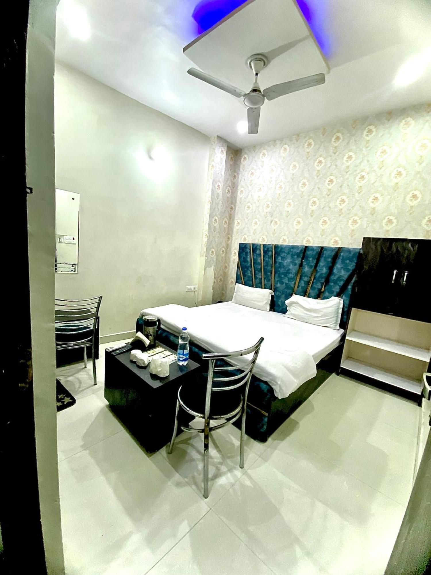 Swaran Hotel Amritsar Eksteriør bilde