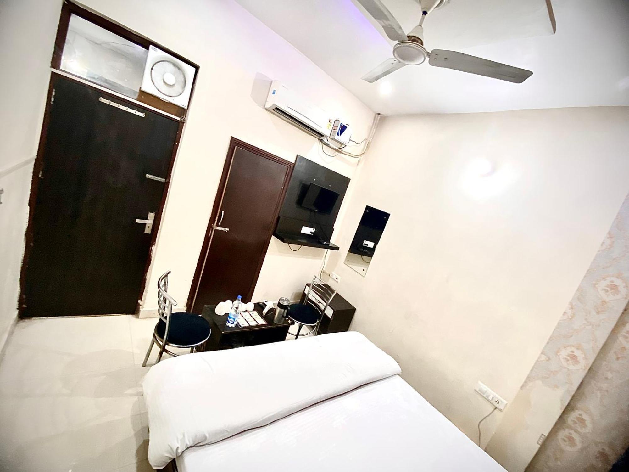 Swaran Hotel Amritsar Eksteriør bilde