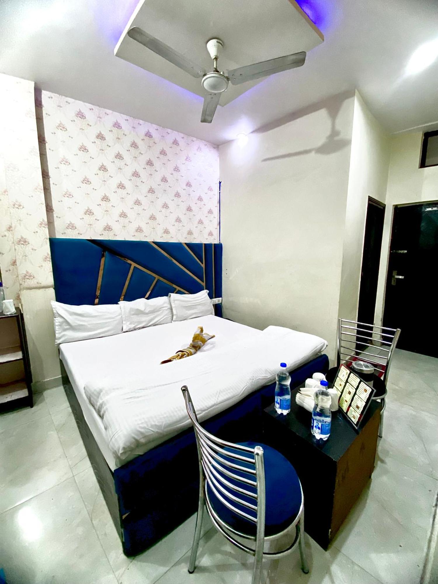 Swaran Hotel Amritsar Eksteriør bilde